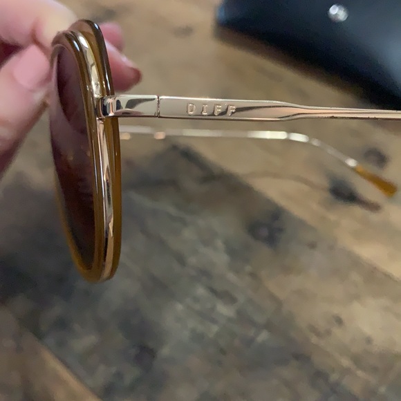 DIFF eye wear sunglasses - Picture 3 of 6